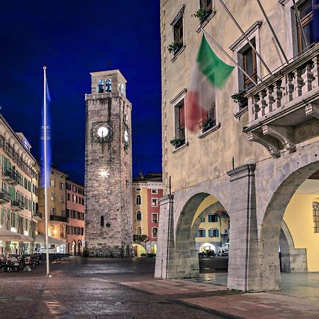 Appartamento Centro Storico Riva - Happy Rentals Riva del Garda Exterior foto