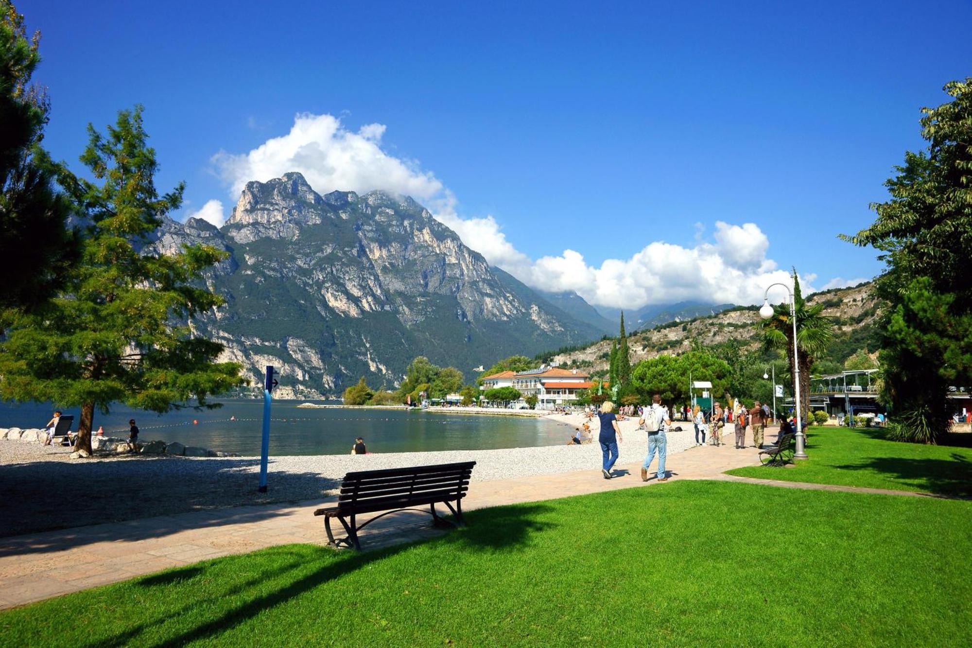 Appartamento Centro Storico Riva - Happy Rentals Riva del Garda Exterior foto