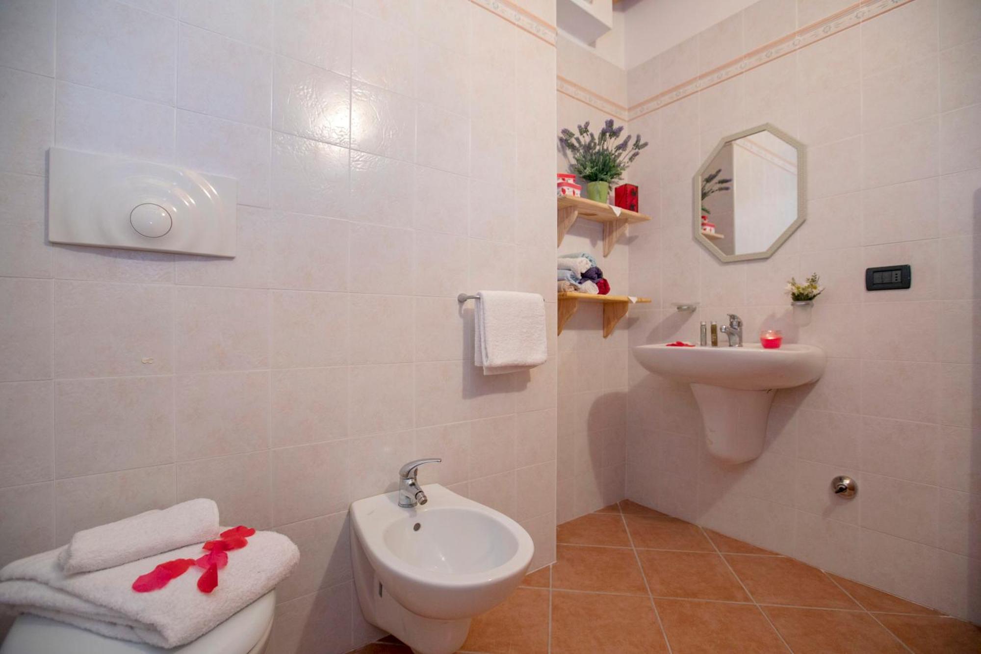 Appartamento Centro Storico Riva - Happy Rentals Riva del Garda Exterior foto
